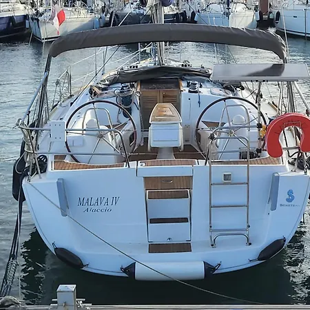 Voilier A Quai Location Insolite * Saint-Mandrier-sur-Mer