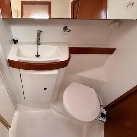 Πλωτό κατάλυμα Voilier A Quai Location Insolite