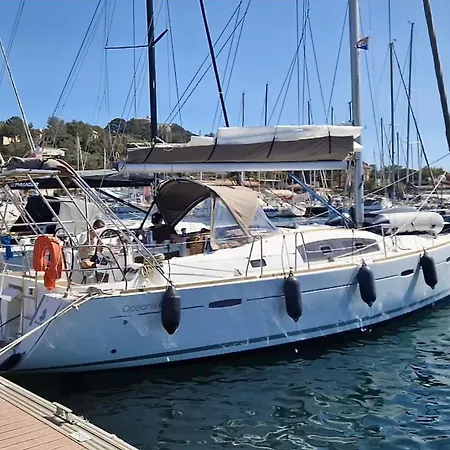 Voilier A Quai Location Insolite Saint-Mandrier-sur-Mer